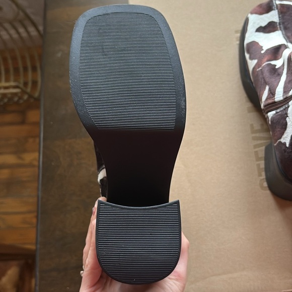 NIB STEVE MADDEN “Klayton” bootie in camel/brown - Picture 4 of 5